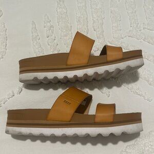 Reef women’s sandals size 9